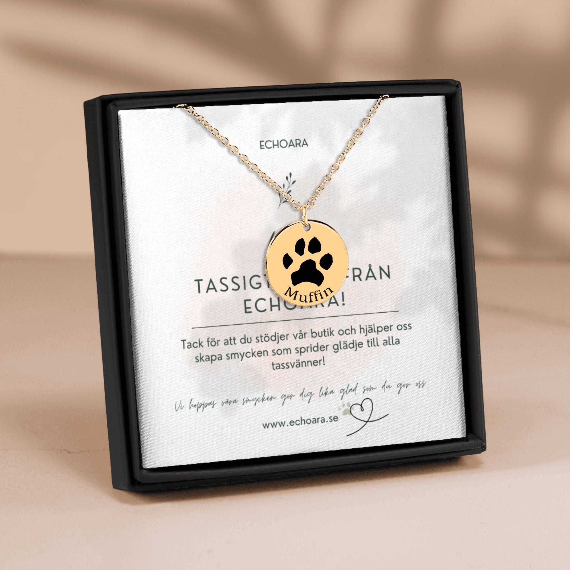 Personligt graverat halsband med ditt husdjurs tassavtryck och namn – för husdjursälskare